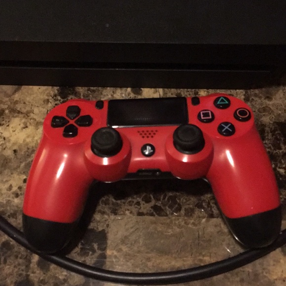 PS4 - Picture 4 of 4